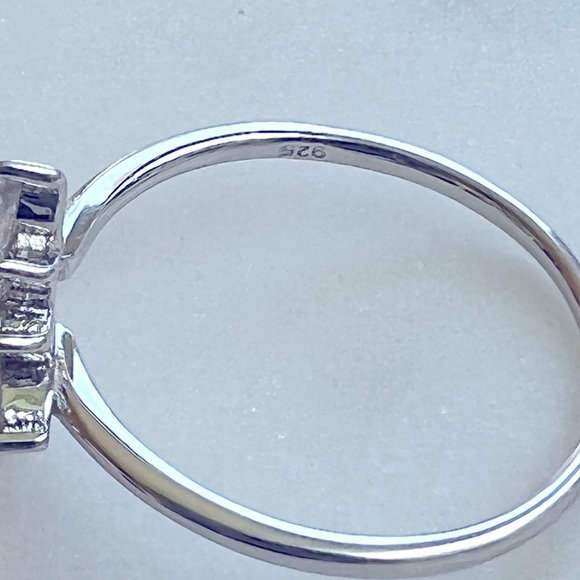 Sale $18 Firm! .925 Sterling Silver Starburst Simulated Ruby Cz Ring - Picture 9 of 15